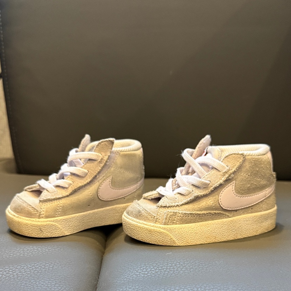 Nike Kids Sneakers - Gray and lavender